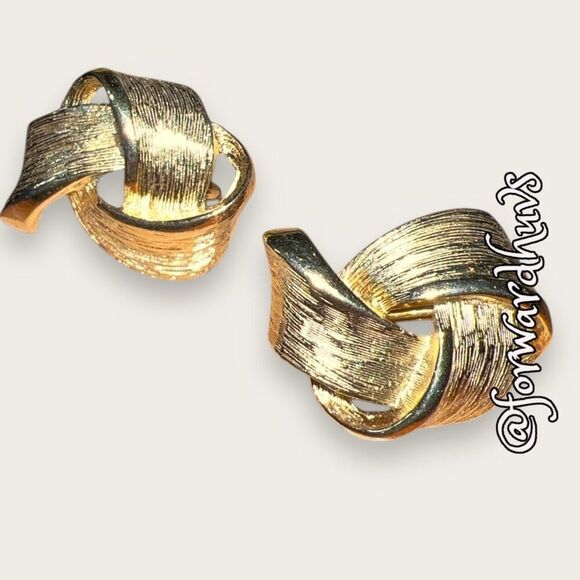 Gold Tone Non-Pierced Clip-On Earrings - Picture 4 of 9